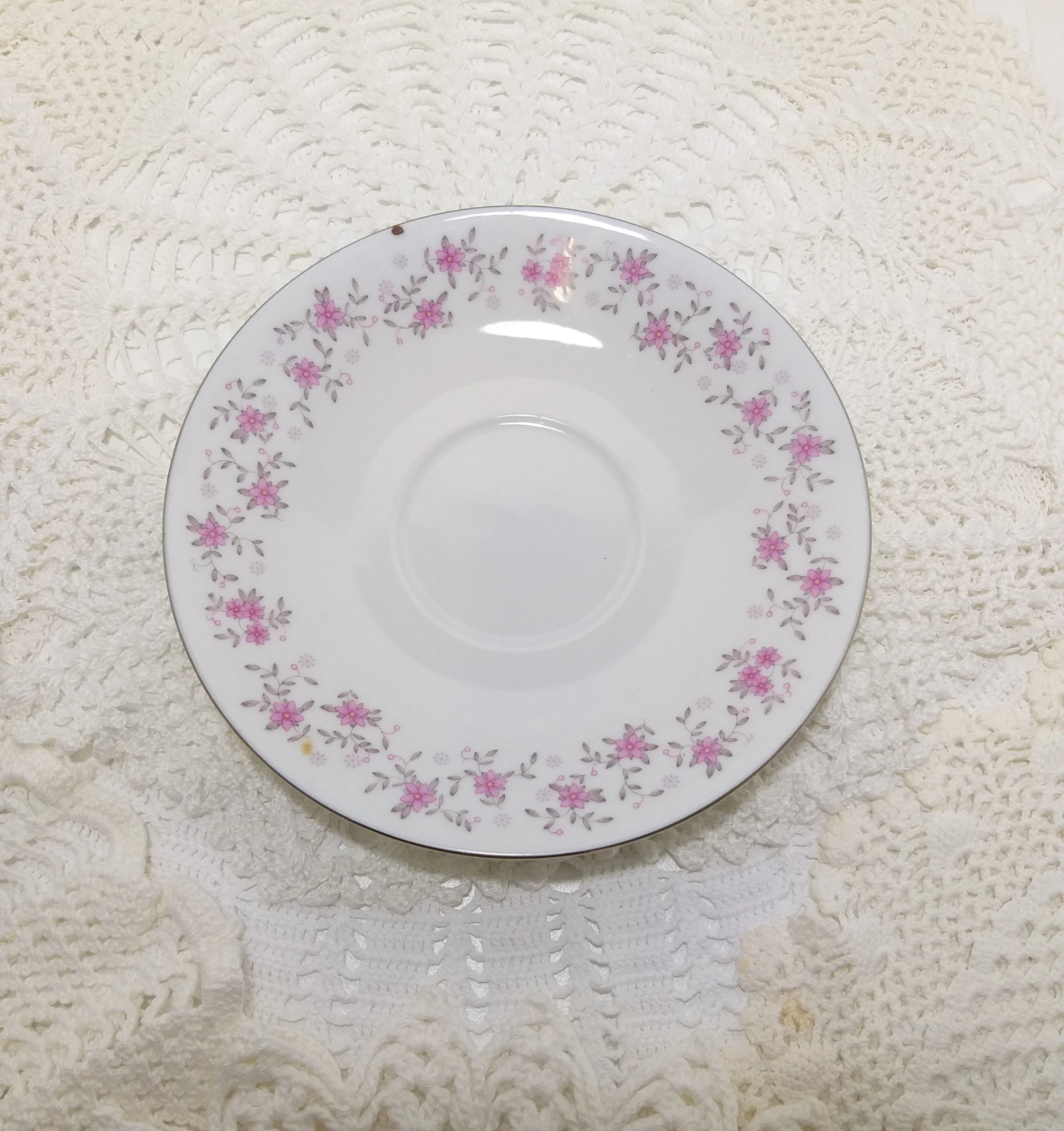 Vintage Zhongguo Zhi Zao Chinese Fine Porcelain Saucer - Image 4
