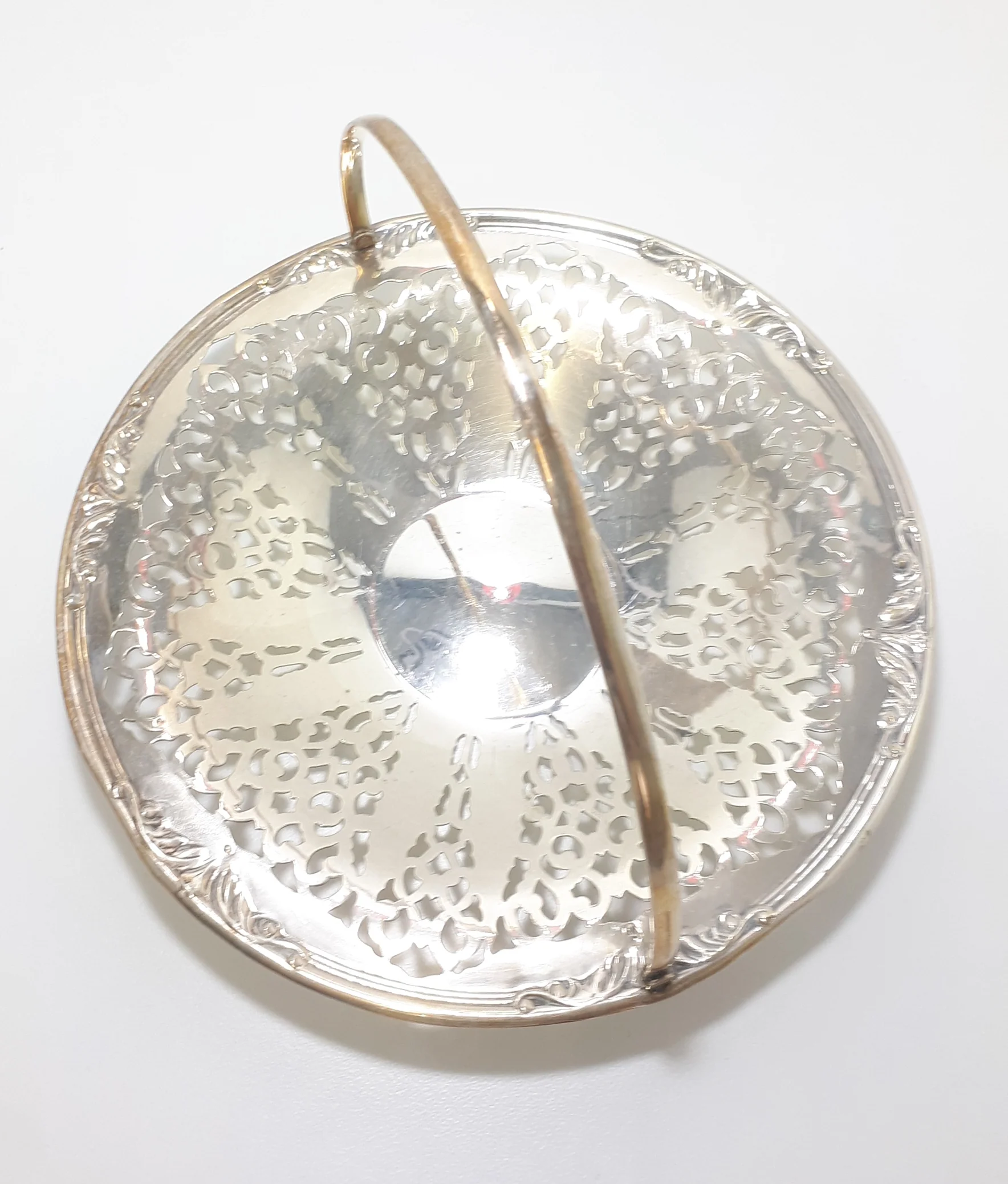 Yeoman EPNS Silver Plated Reticulated Pierced Metal Basket With Swing Handle - Image 5